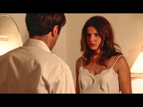 فتاة جميلة ومثيرة بتروح تعمل علاقة مع شاب مراهق في شقته ومكنش مستحمل اللي شافه وبتحمل منه