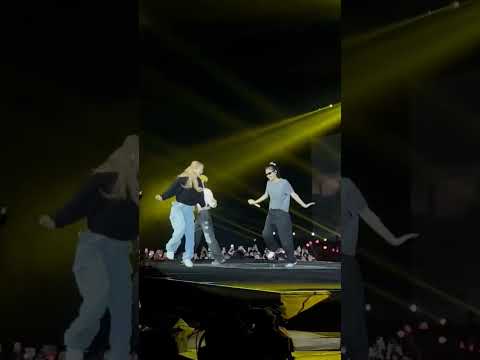 BLACKPINK PERFORMING ICE CREAM LIVE FOR THE FIRST TIME EVER Blackpink Jisoo Lisa Rosé Jennie