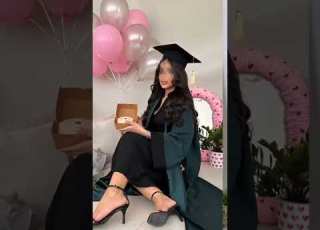  أفكار رداء التخرج للمحجبات