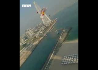  Cajiib Berkedda Caanka Ah Ee Ku Taal Fooqa Sare Ee Dubai Oo Si Xirfadaysan Nin Uga Soo Booday