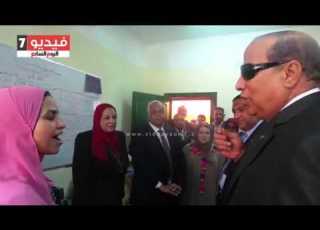 بالفيديو محافظ القاهرة يتفقد غرفة الحاسب الآلى بمدرسة جمال عبد الناصر ويطالب بتوصيل الانترنت