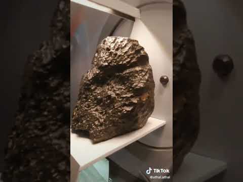 سبحانك يارب صخور القمر بشكلها الطبيعي Top Meteorites