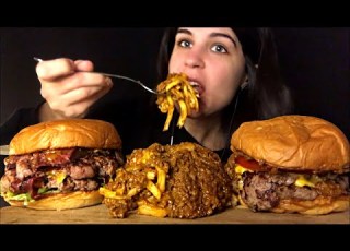 ASMR HUGE BURGERS CHILI CHEESE FRIES MUKBANG EATING SOUNDS