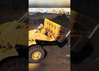 معدات عملاقة لودر كاتربيلر عملاق Excavator Bulldozerofficial ابلور