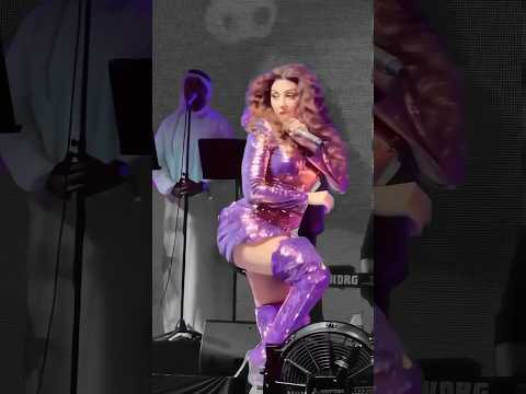 ميريام فارس على مسرح اغاني ارقص Live Bollywood Concert Love Awesome Dance Fashion
