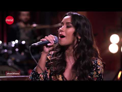 Tuğba Yurt İnceden İnceden Akustikhane Canlı Performans