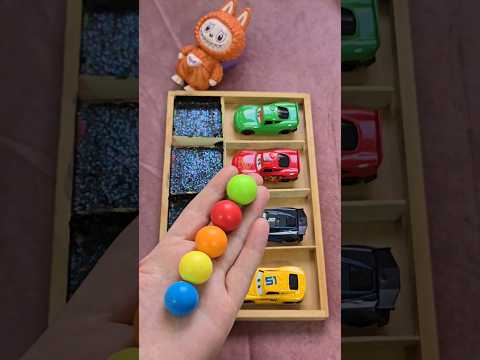 بابا جاي امتي ياترى بس هو هياخد العربيه اللي لونها ايه