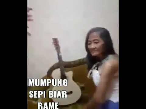 Orang Tua Menari