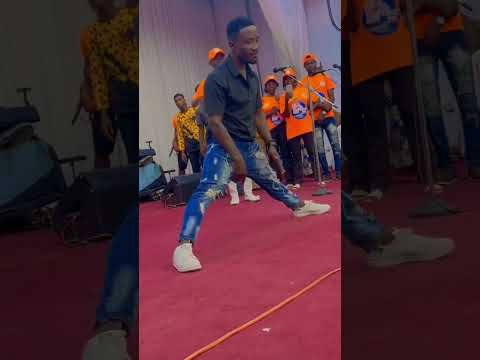 Erico Béni Pleases Benzi Moyé