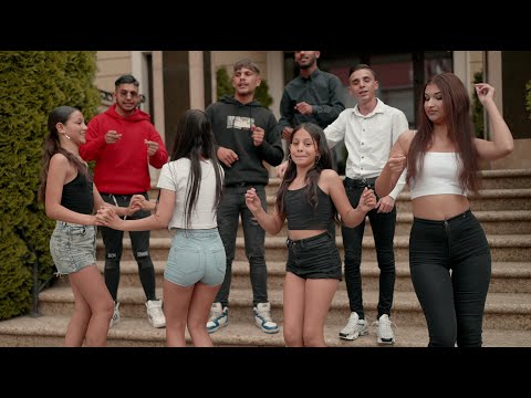 Juniors Boys Nabolker Man Biele Ruze Cover