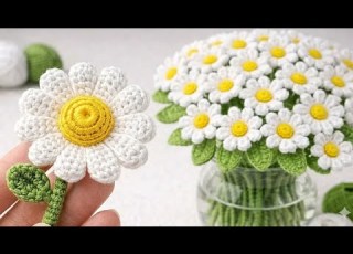 How I Crocheted This Easy Daisy Flower Bouquet With Leaves Beginner Friendly