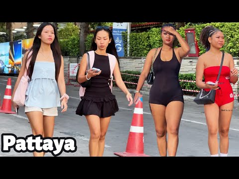 SHE IS GORGEOUS EXPLORING COZY SEASON PATTAYA THAILAND SHE IS GORGEOUS EXPLORING COZY SEASON PATTAYA THAILAND