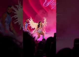  Kali Uchis Igual Que Un ángel En Vivo Kaliuchis Igualqueunangel Pesopluma Concierto