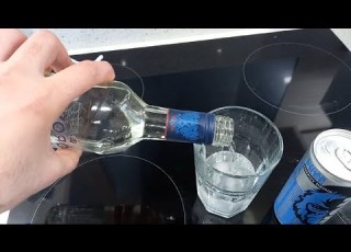 طريقة شرب الفودكا الروسية على أصولها