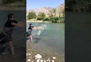 ماهیگیری با تور پرتابی زیر پل آهنی رودخانه ارس لوکیشن جذاب و پر ماهی Shorts Nature Fishin ماهیگیری