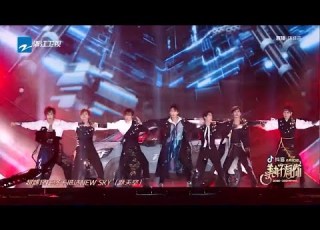 S K Y组合演唱单曲 天外 New Sky 舞台太酷炸翻全场 Music Live 20220127