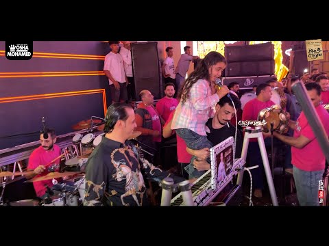 هنا فى صدمه وزهول من اوشا والسيد حسن اول ما شافو اصغر مطربة فى مصر