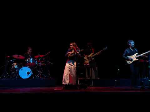 Natalia Lafourcade Que La Vida Vale Toyota Music Factory