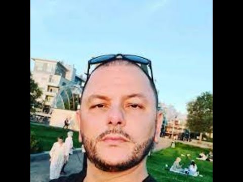 Maroc Mounir Bouhelal Déchire Son Passeport المغرب منير بوهلال يمزق جواز سفره و يشكر الجزائر