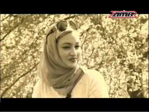 محمد حماقى حاجة مش طبيعية لايف كلام نواعم 22 5 2011