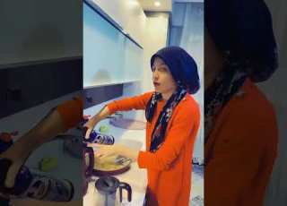 Oh My God She S Exaggerating Comedy Explorepage Funny