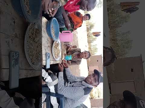 Bhudagala Yupo Nyumbani Kwa Baba Ake Mkubwa Kwao Na Mwana Seni