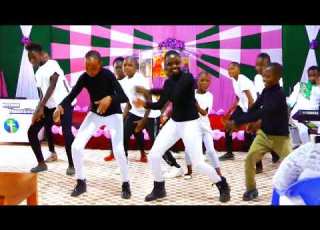 Bahati DK Kwenye Beat FANYA MAMBO Official Dance Video