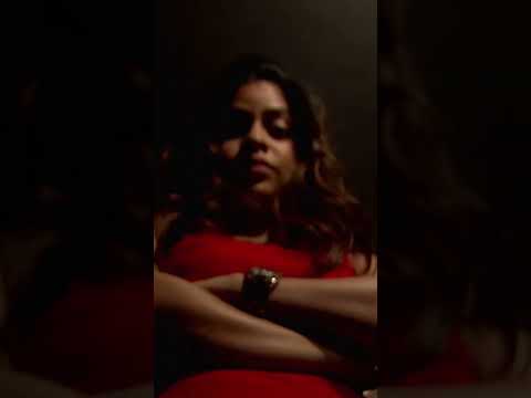 امرأة داست رجل مع قدم Shorts Jamairaja