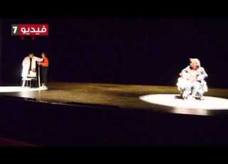  بالفيديو أنا أسف لأنى مكنش غصب عنى تحدى شاب بمهرجان الـ 100 ألف مايم
