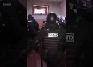  спецназ входит в хату ик гулаг тюрьма
