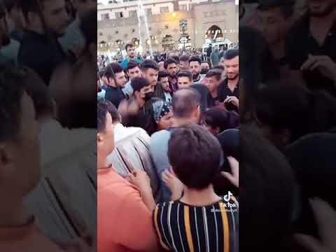 لحظة اعتداء شباب ع بنات في قلعة أربيل وتثير الضجه والشرطه تتدخل