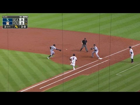 SEA HOU Elias Deflects Comebacker Flips To First