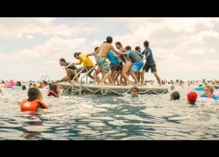  The Meg 2018 Beach Attack Scene