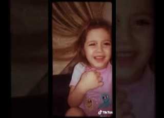 طفله صغيره وموجوعه غفيانه ما بدا توعى تعبانه زعلانه خبت بالبسمه دموع يازمان تركني بحالي غدرك حطم ترك