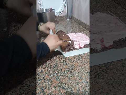 سويسرول بحشو موس الفراوله