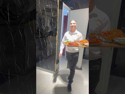 من طلبات الصالة داخل مطعم عزايم بالكويت من طلبات الصالة داخل مطعم عزايم بالكويت