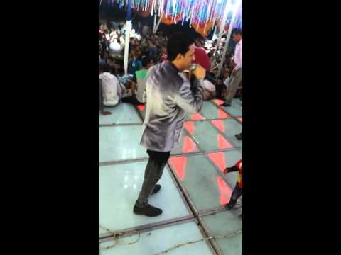 شوف الناس بتعمل ايه مع النجم حمدي إمام