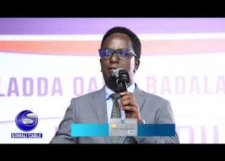  Gudoomiye Yabooh Hambalyo Ardayda Iskuulada SYL Ka Qalin Badalneysa Waxa La Idinka Rabaa