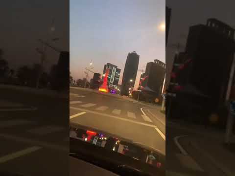 ماتريدني ماتريد بس جلبي لا تعذبه صارحني بكل شي والله انا مو لعبه جولة في شوارع دبي ماتريدني ماتريد بس جلبي لا تعذبه صارحني بكل شي والله انا مو لعبه جولة في شوارع دبي