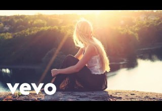 Derya Ürkmez Yana Yana