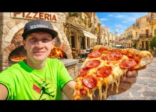  I M Hunting The Best Italian Pizza Street Food In Sicily