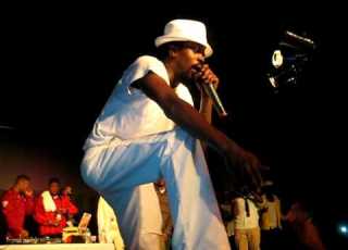 Beenie Man LIVE I M Okay Drinking Rum And Red Bull