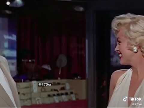 اللقطة اللي اشتهرت لمارلين و الكل قلدها