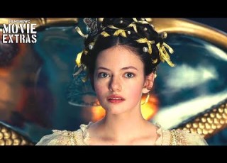  THE NUTCRACKER AND THE FOUR REALMS Family Traditions Featurette