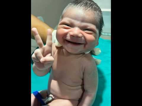 Just After Birth Baby Reaction Adorably Newbornbaby Adoreble Baby Cute