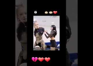 Rosé Slapping Lisa In Her Face Lisa Blackpink Girl Asmr Blink Rose