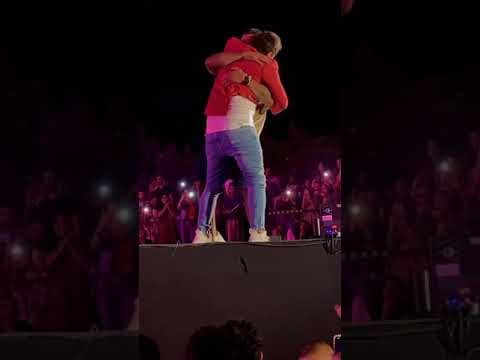 معجب مجنون يقتحم المسرح في حفل تامر حسني بالاردن