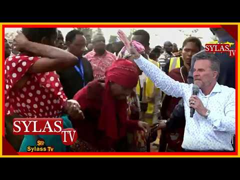 MAPYA YAIBUKA MKUTANONI USHUHUDA WAGONJWA WA UKIMWI VILEMA VIZIWI NA KANSA WAPONA TANZAMA