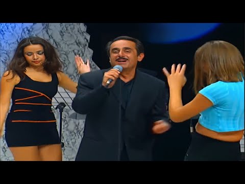 الموسيقار ملحم بركات على بابي واقف قمرين