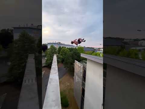 لاعب باركور محترف لكن الغلطة تكلف كتير